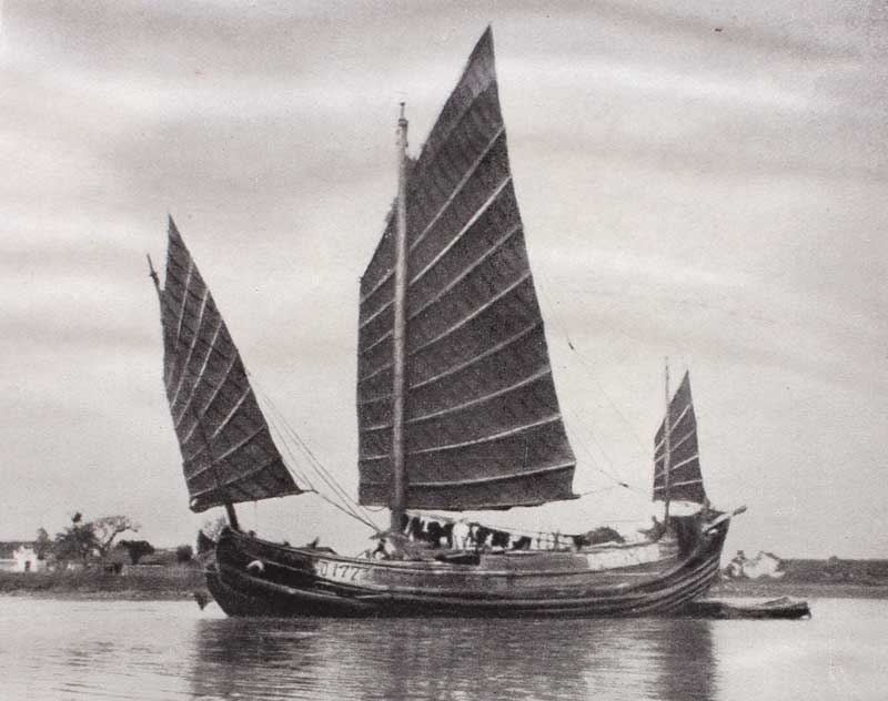 Shanghai 1940s Details about   Matted 8"x6" old photograph Sampans Boats in River Bifurcation 