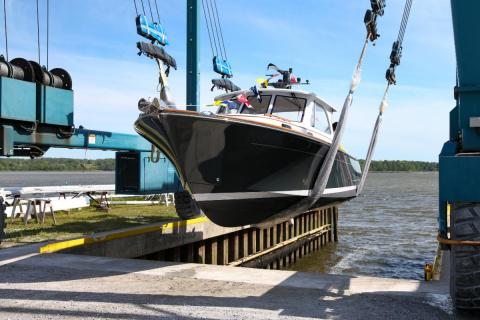 Lyman Morse launches Hull No. 1 of its Hood 35 LM series