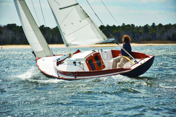 dinghy sailboat cabin